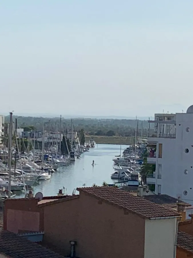 Vue Canal + Roof Top De 60 M2 Ρόζες